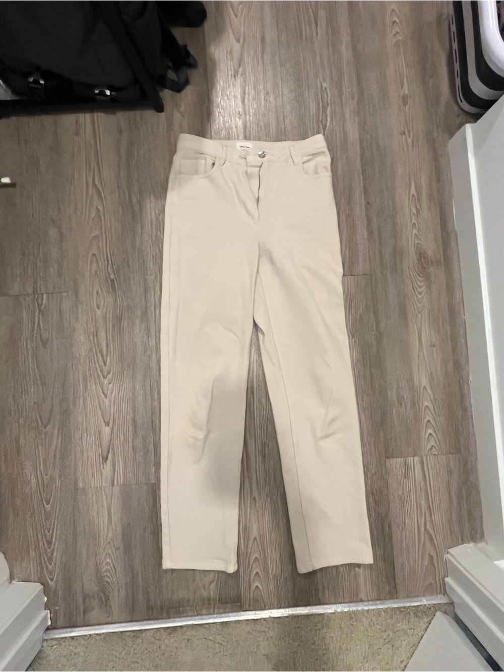 Wilfred Straight Leg Jeans in Cream